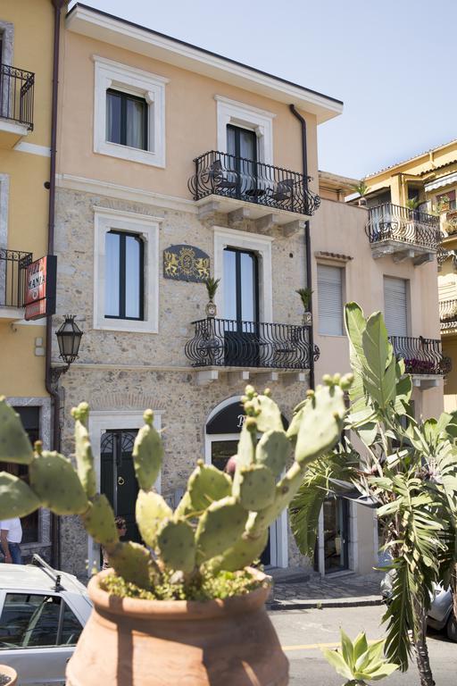 I Due Grifoni Suite Taormina Esterno foto